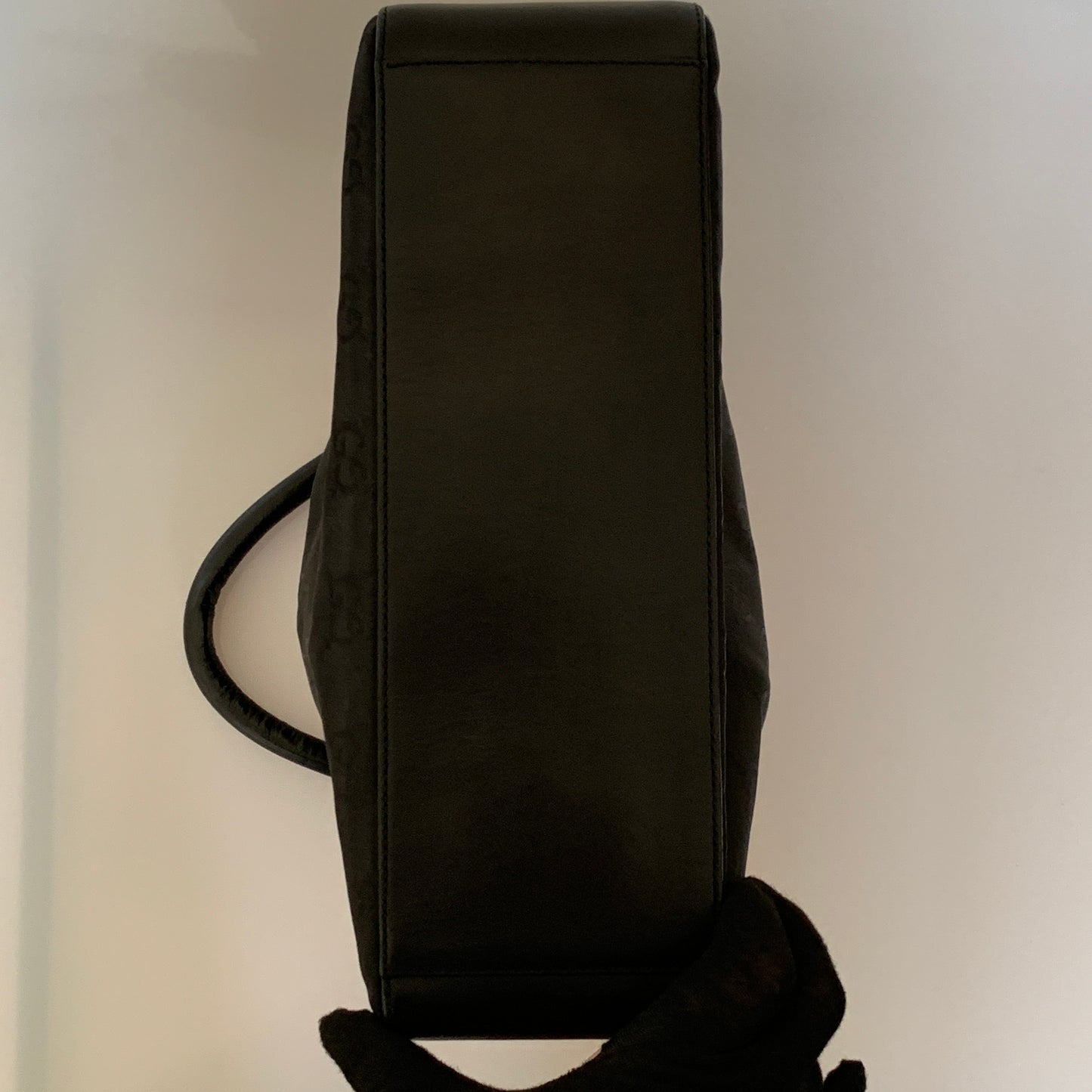Gucci black GG canvas shoulder bag authentic with COA