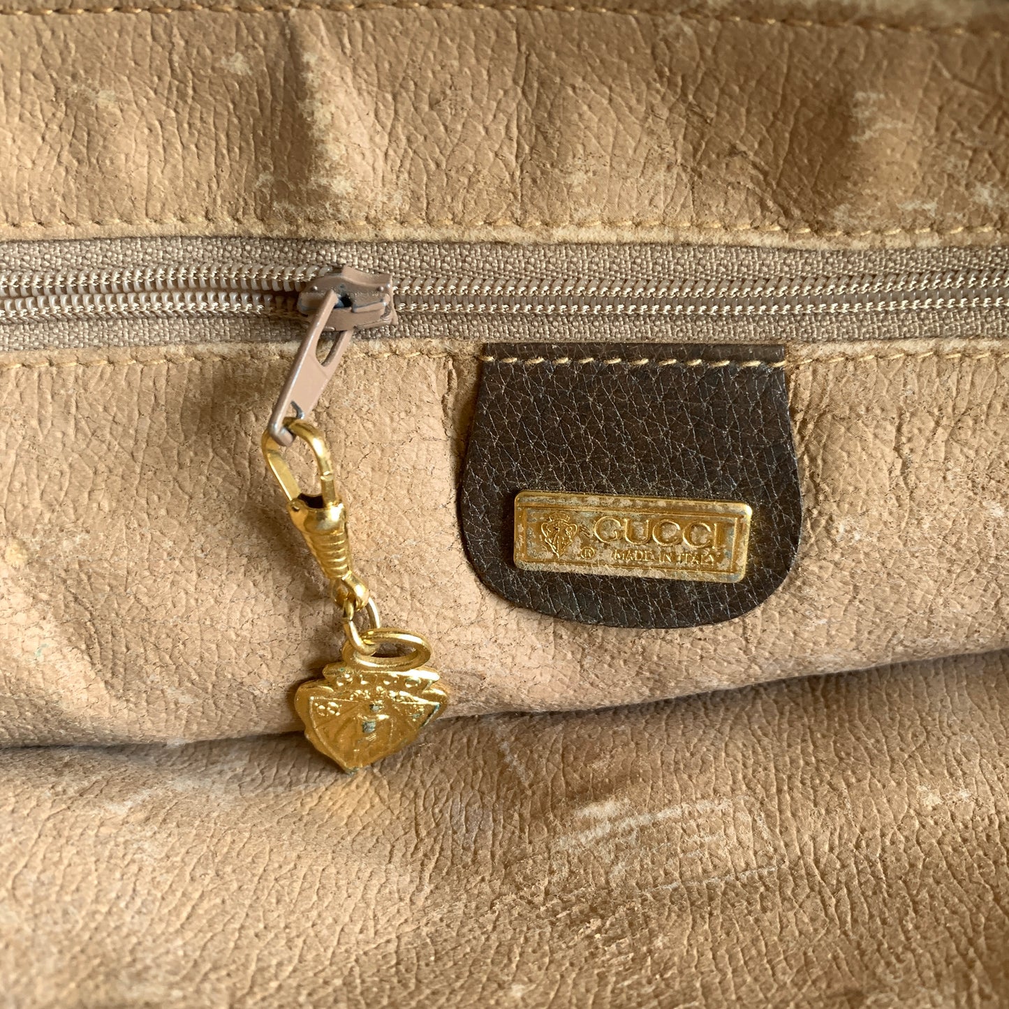 Gucci vintage GG supreme crossbody bag Authentic with COA