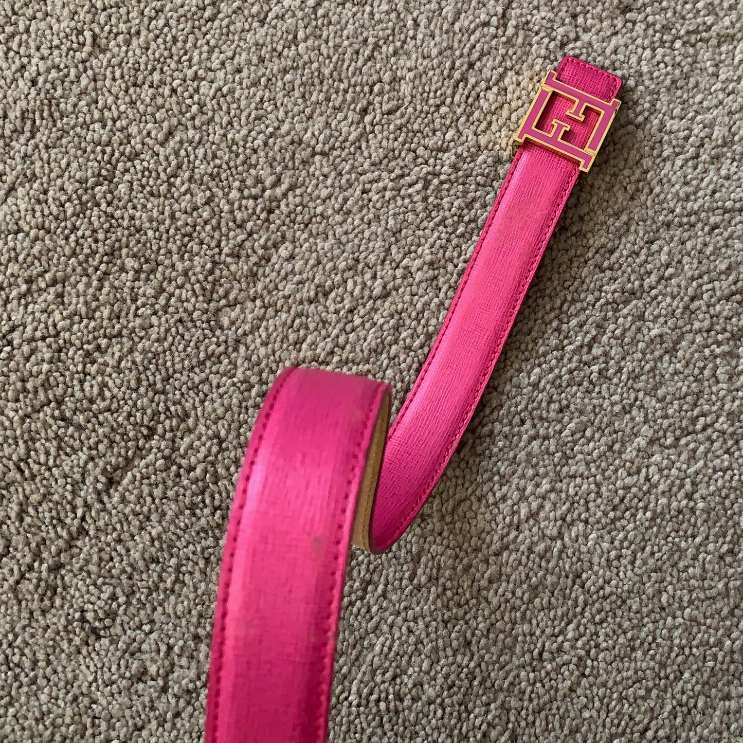 Authentic Fendi women’s fuchsia leather belt with FF buckle