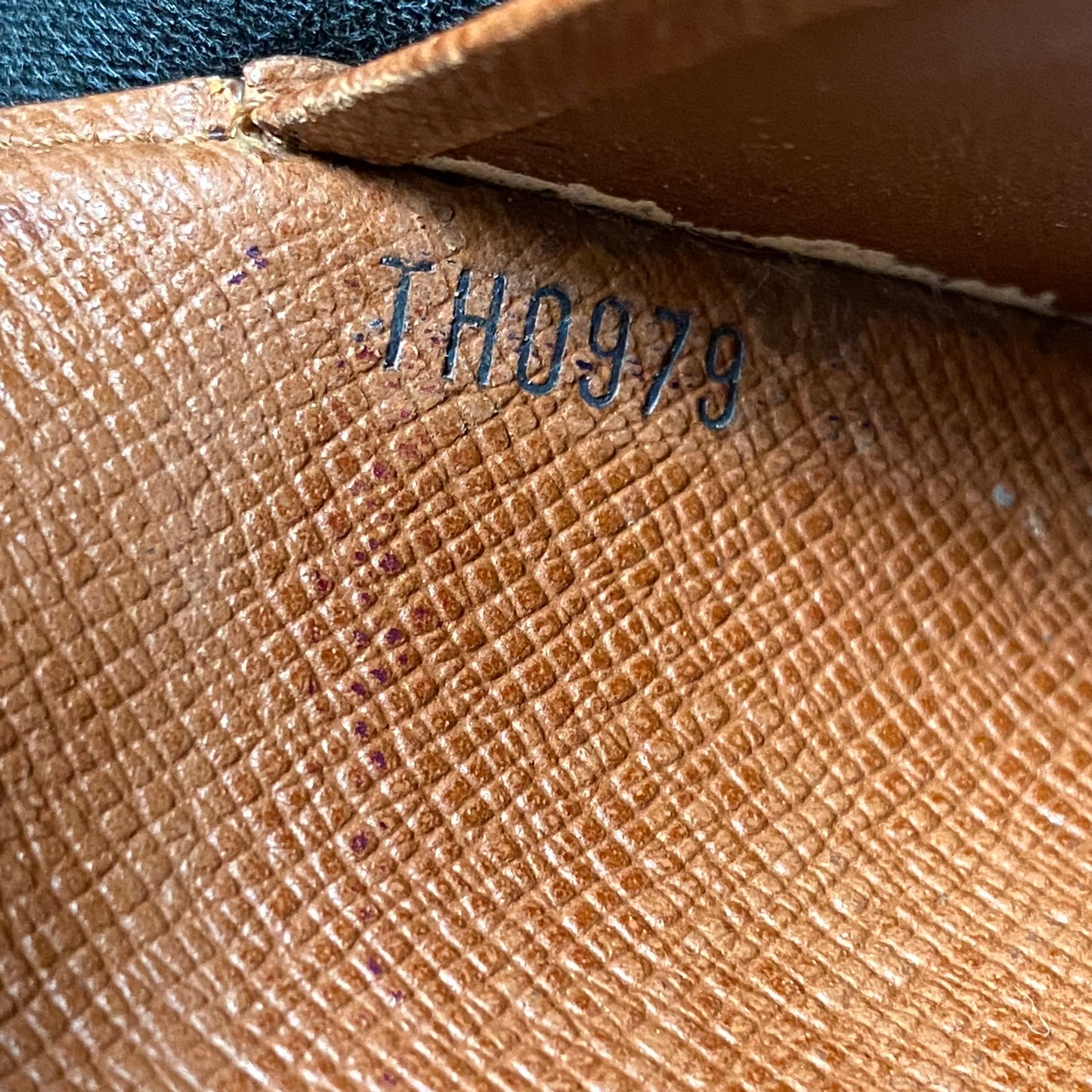 Louis Vuitton wallet TH0979 Authentic with COA 4.2x3.2