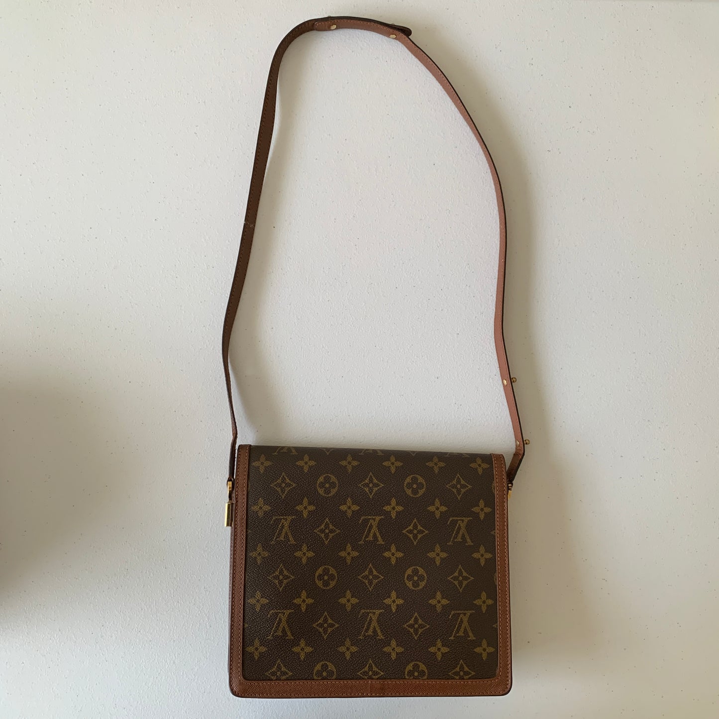 Louis Vuitton monogram shoulder bag VI1929 authentic with COA