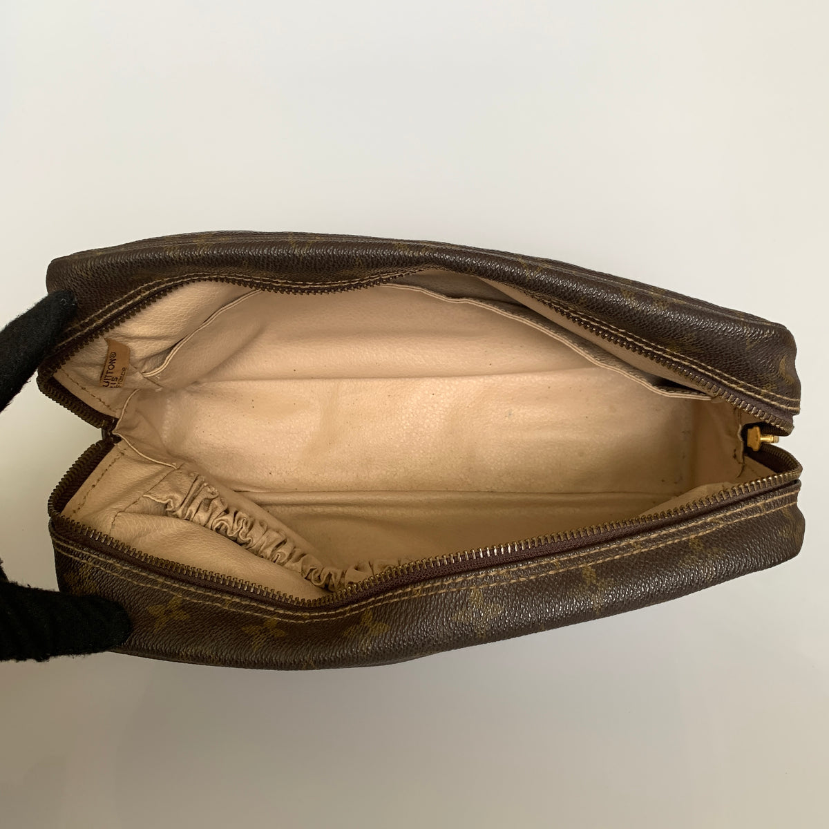 Louis Vuitton monogram make up 841 clutch bag 28 Authentic with COA 12x6.7x3.5