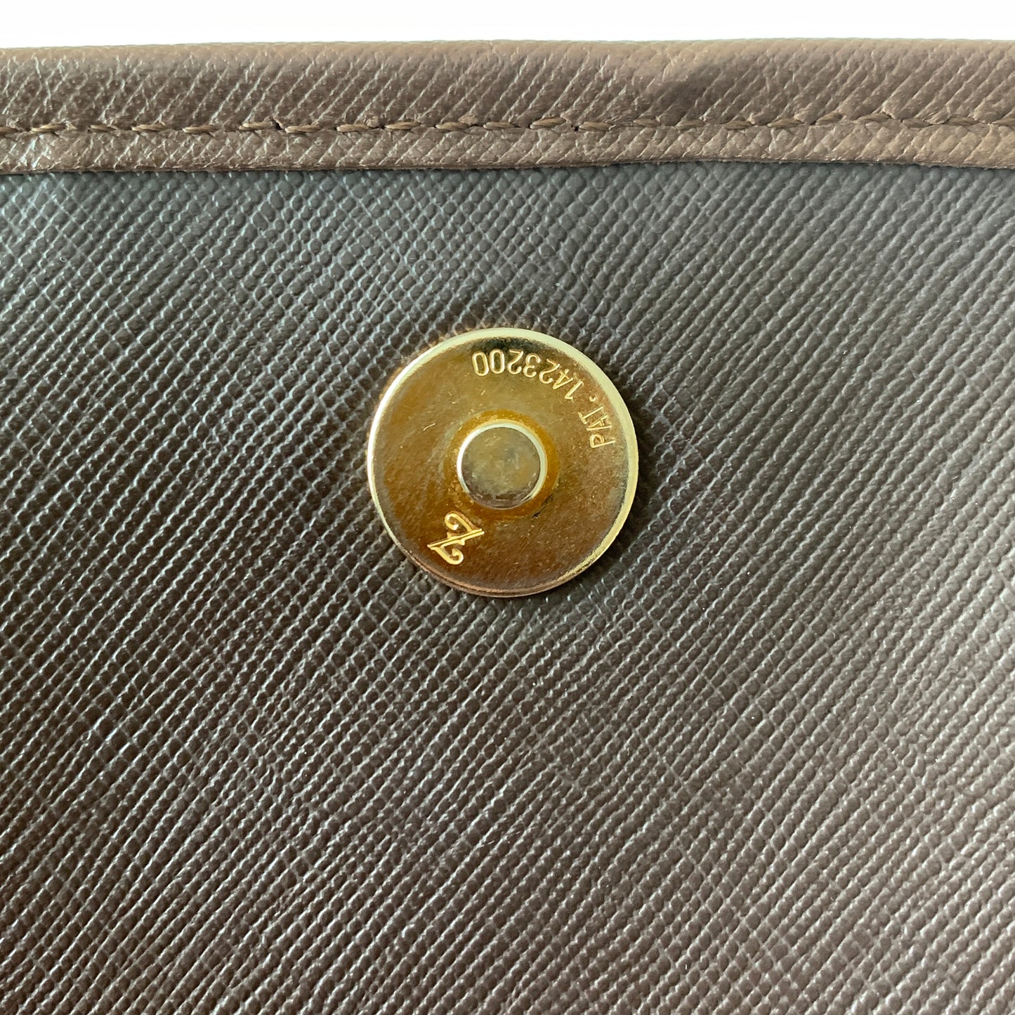 Burberry vintage nuova check crossbody bag Authentic with COA