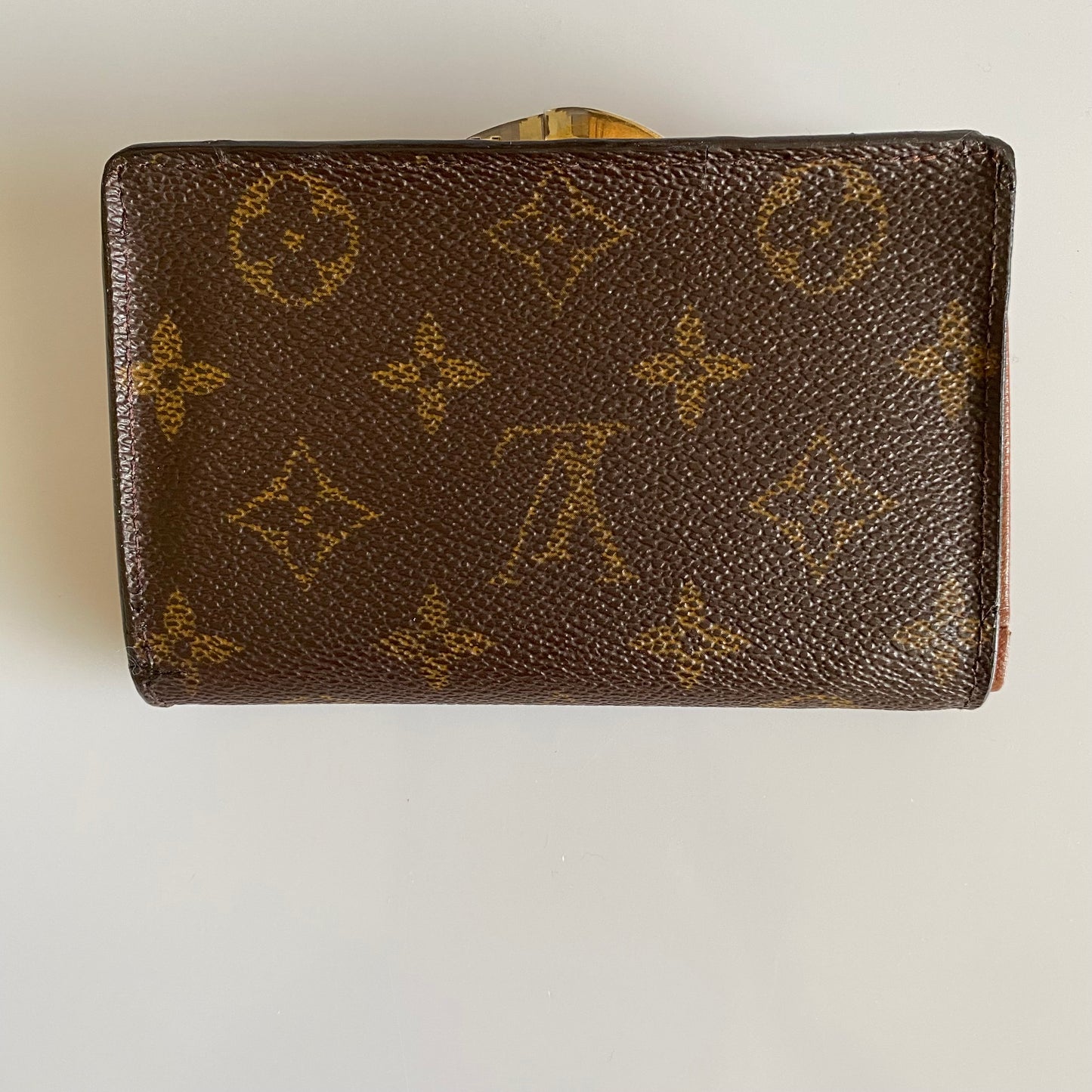 Louis Vuitton monogram kiss lock wallet TH1000 Authentic with coa 5.2x3.2