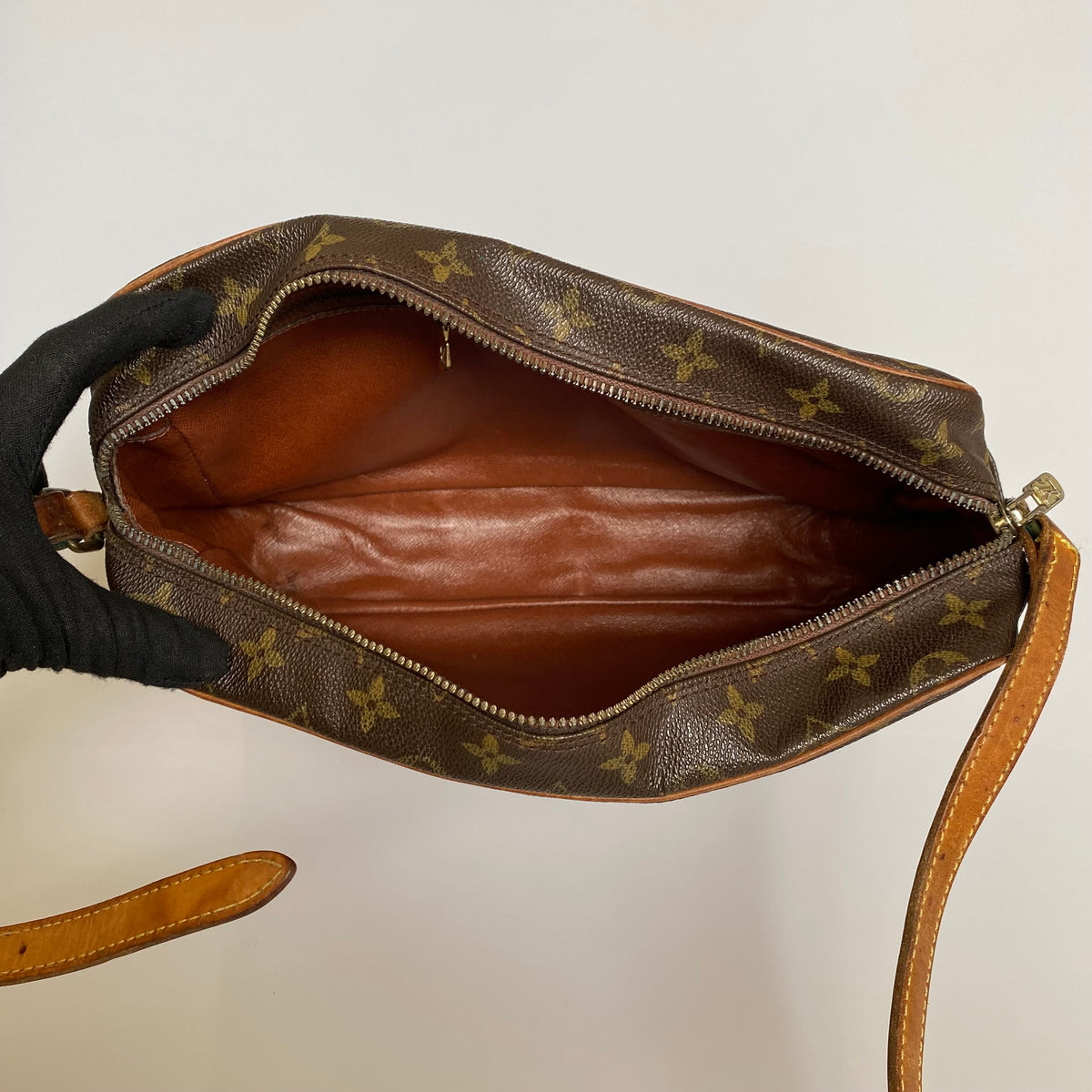 Louis Vuitton monogram crossbody bag 854 Authentic with COA 13x8x3.1