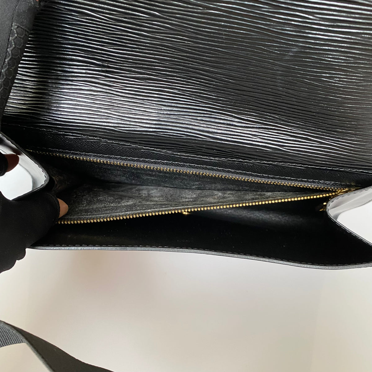 Louis Vuitton black Epi leather clutch bag 8911 Authentic with COA 10.7x6.5x1.2