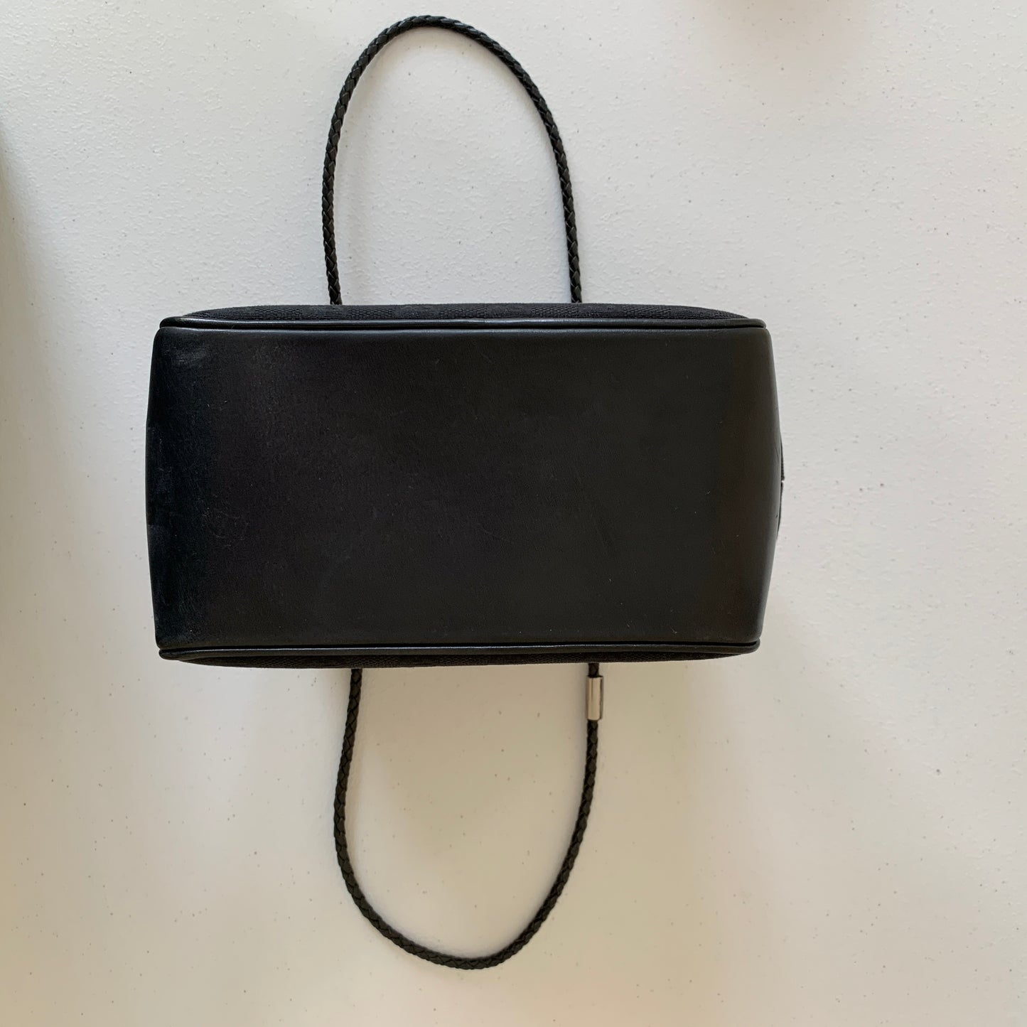 Gucci black GG monogram shoulder bag authentic with COA