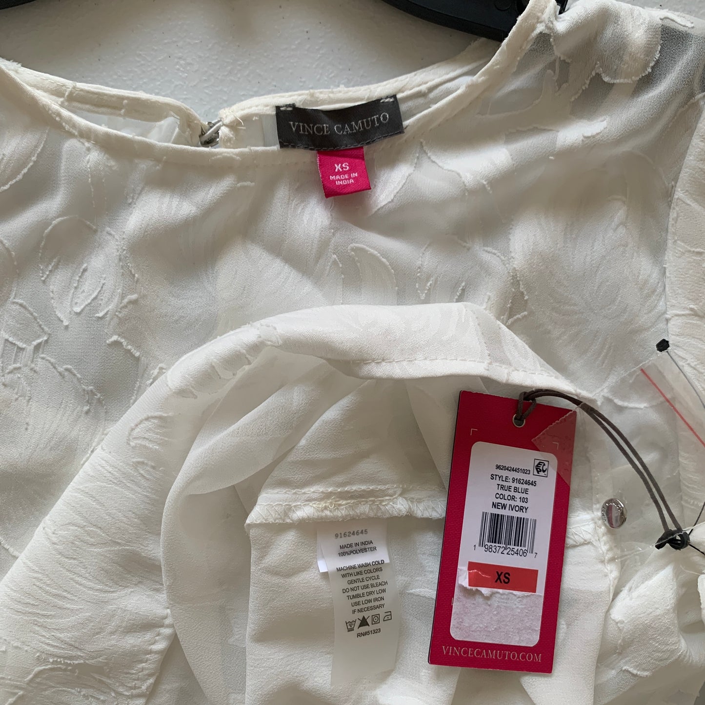 Vince Camuto Womens NWT white sheer blouse size xs