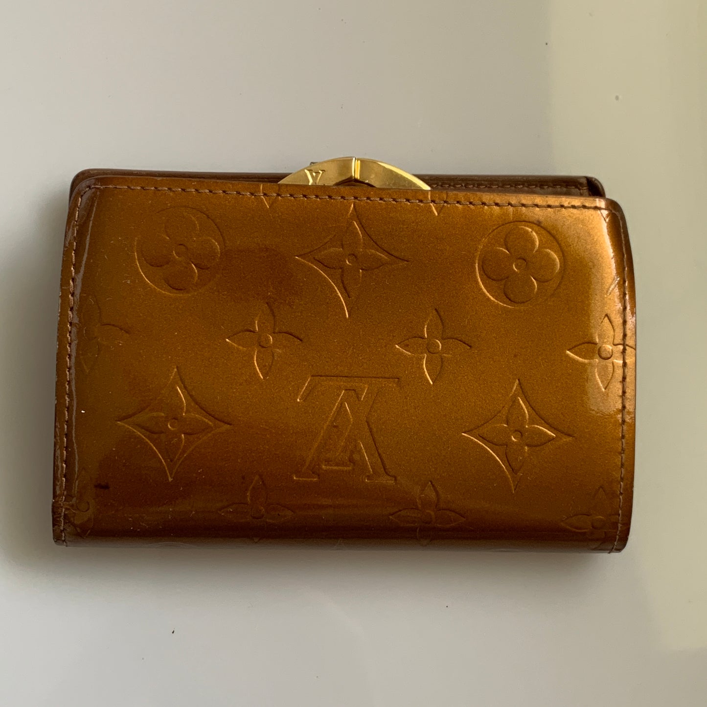 Louis Vuitton monogram vernis kiss lock wallet MI0033 authentic with COA
