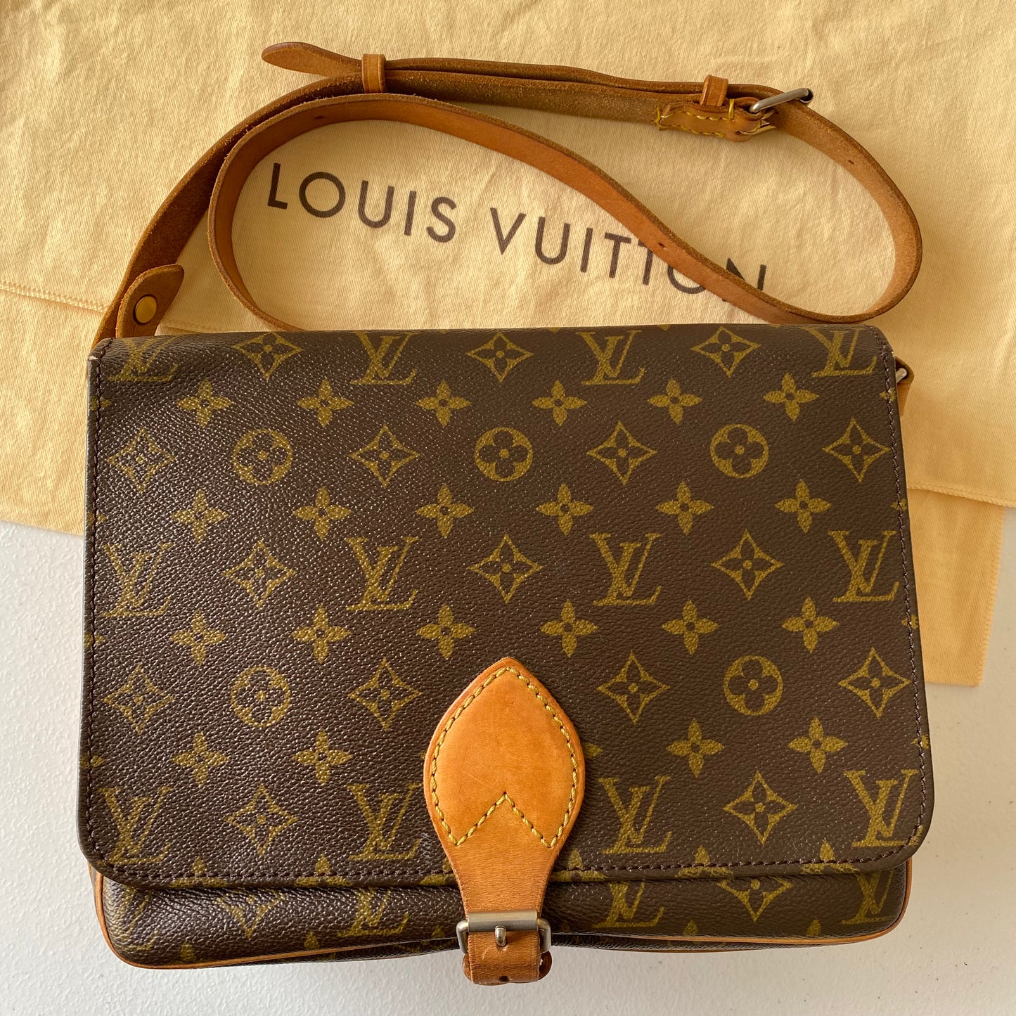 Louis Vuitton monogram crossbody bag 832 Authentic with COA & dust bag 10.8x9.5x3.6