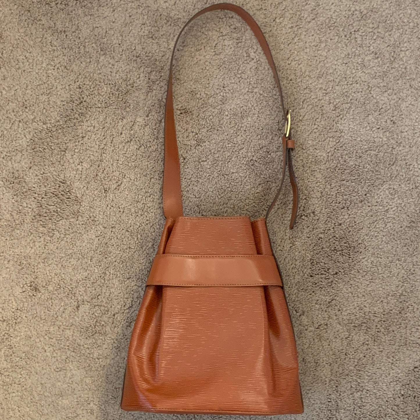 Louis Vuitton Epi brown leather shoulder bag authentic with COA