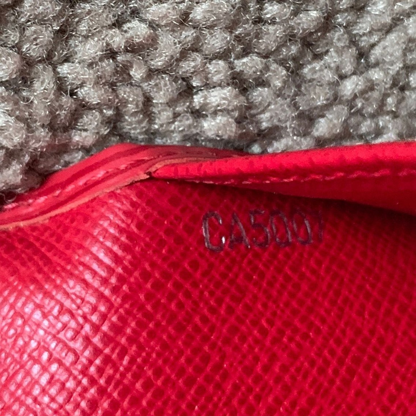 LV1039 Louis Vuitton unisex Epi red leather card holder wallet