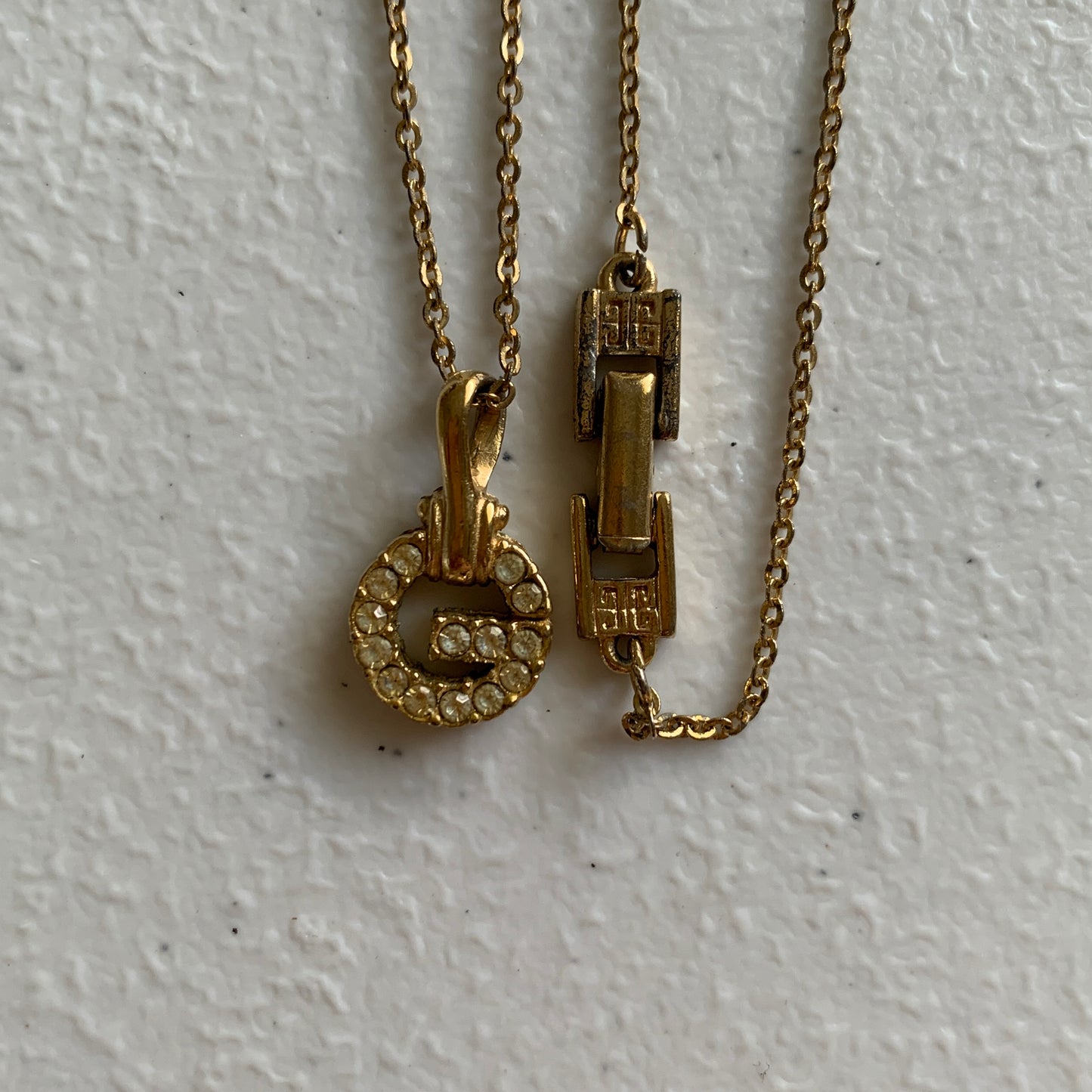 Givenchy G logo pendant gold plated Necklace authentic with COA