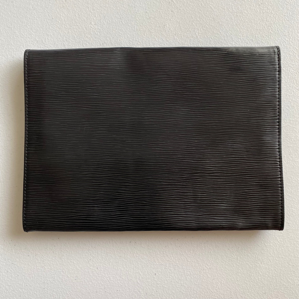 Louis Vuitton black Epi leather 8907 clutch bag Authentic with COA 11x8.1