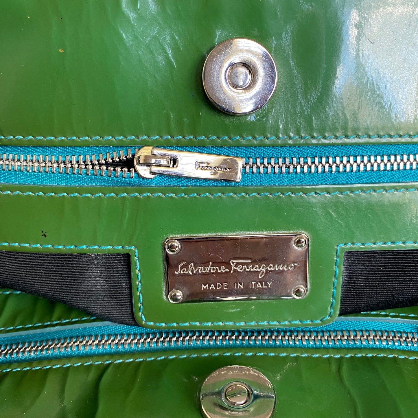 Ferragamo vara bow 2 way crossbody bag Authentic with COA