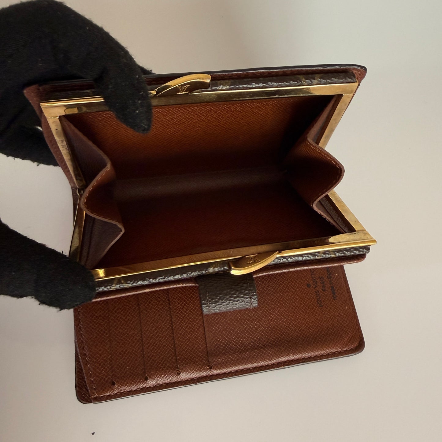 Louis Vuitton monogram compact wallet authentic with COA and kiss lock CA1011