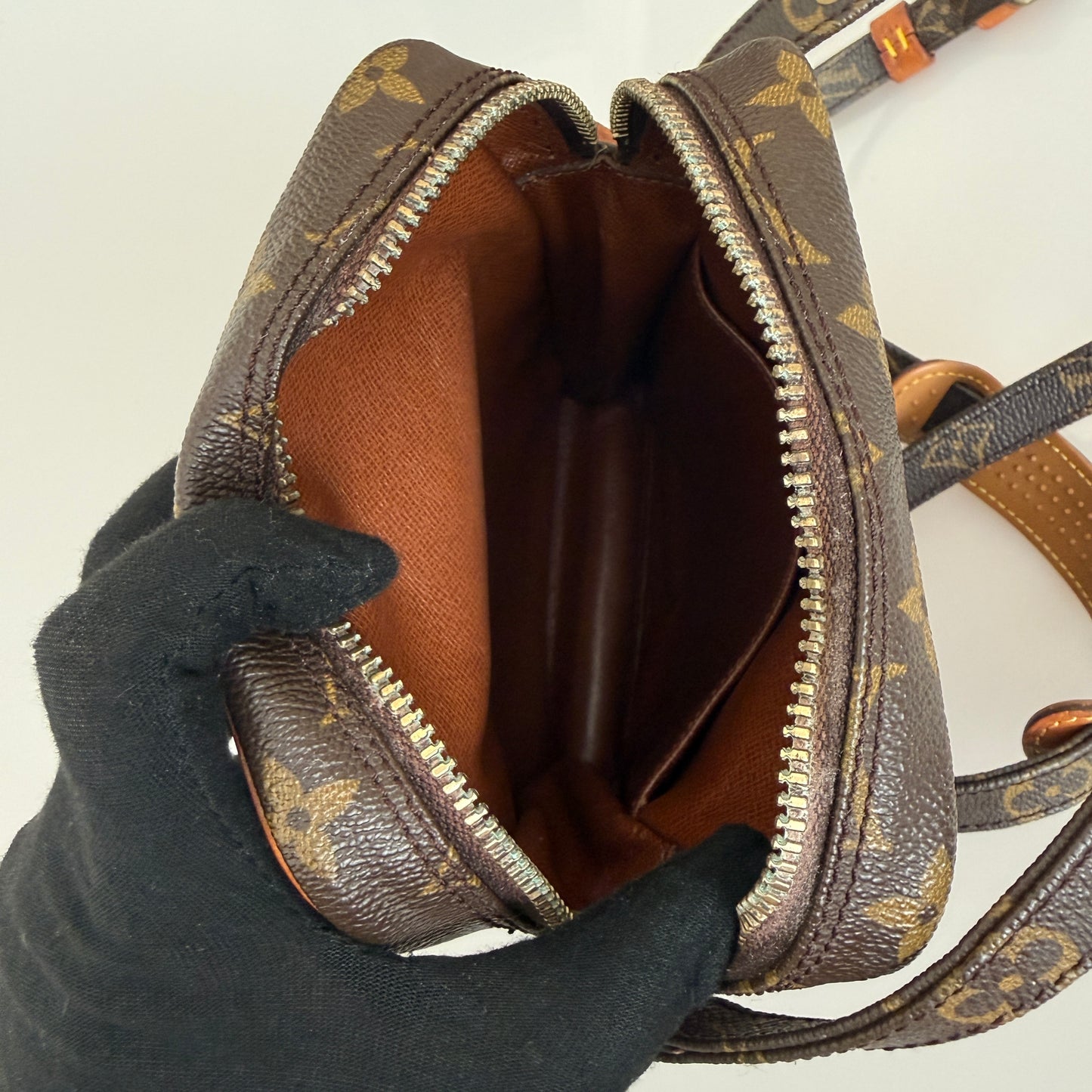 Louis Vuitton monogram Amazon crossbody bag unisex authentic with COA