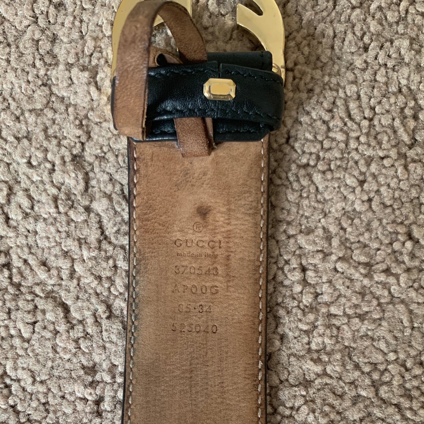 Authentic Gucci unisex black leather belt with gold buckle