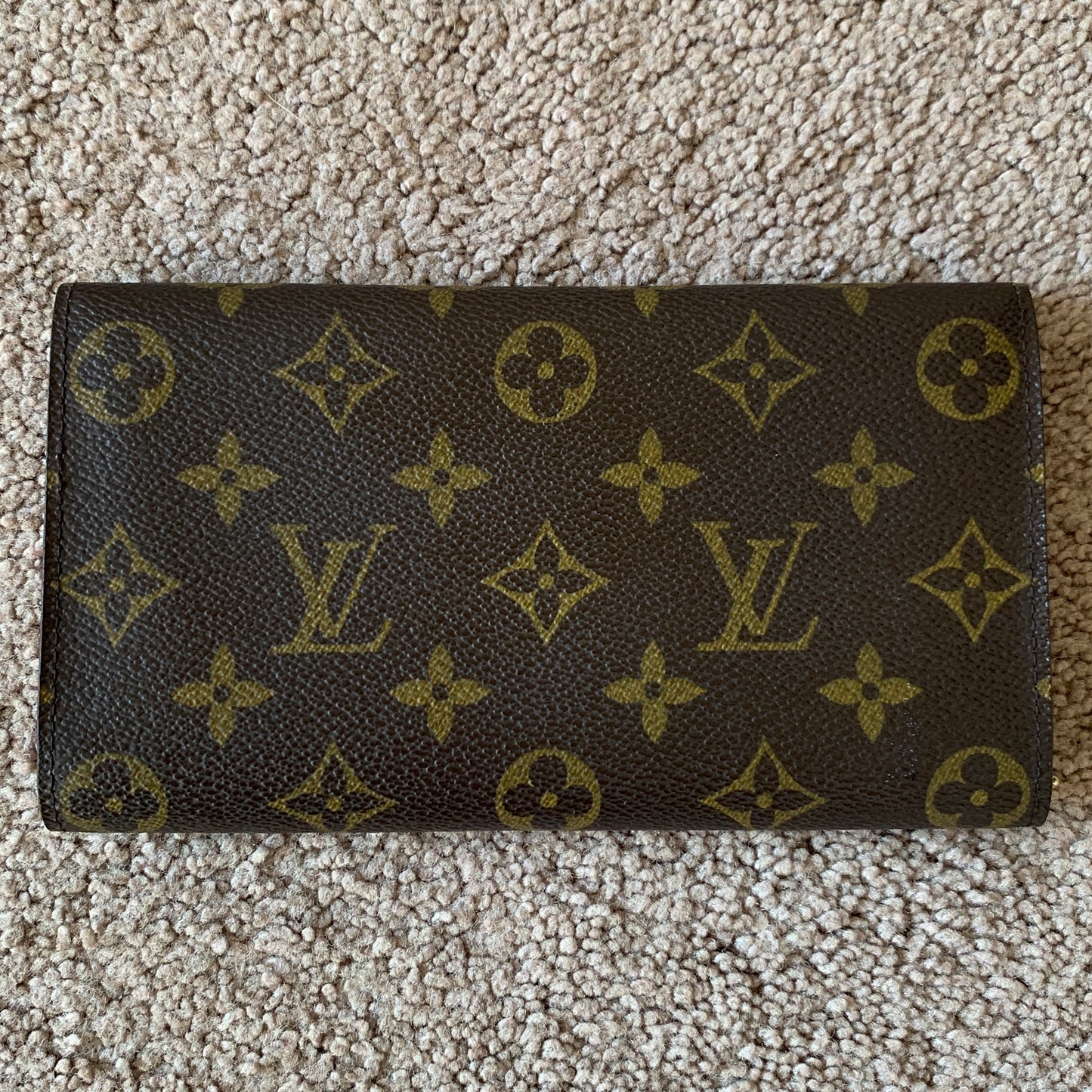 Authentic Louis Vuitton women’s monogram long wallet