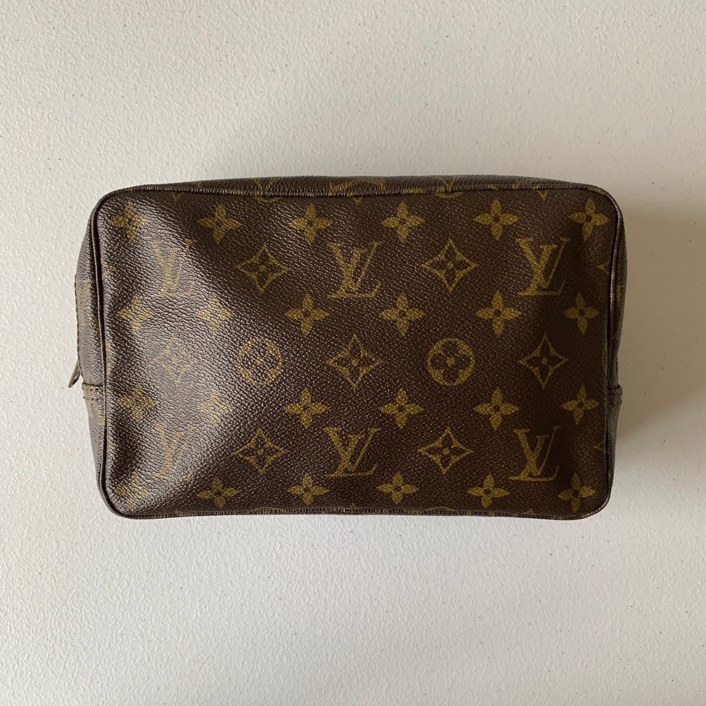 Louis Vuitton monogram Cosmetic Pouch trousse toilette 23 authentic with COA
