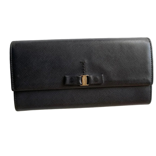 Salvatore Ferragamo vara bow leather long wallet Authentic with coa