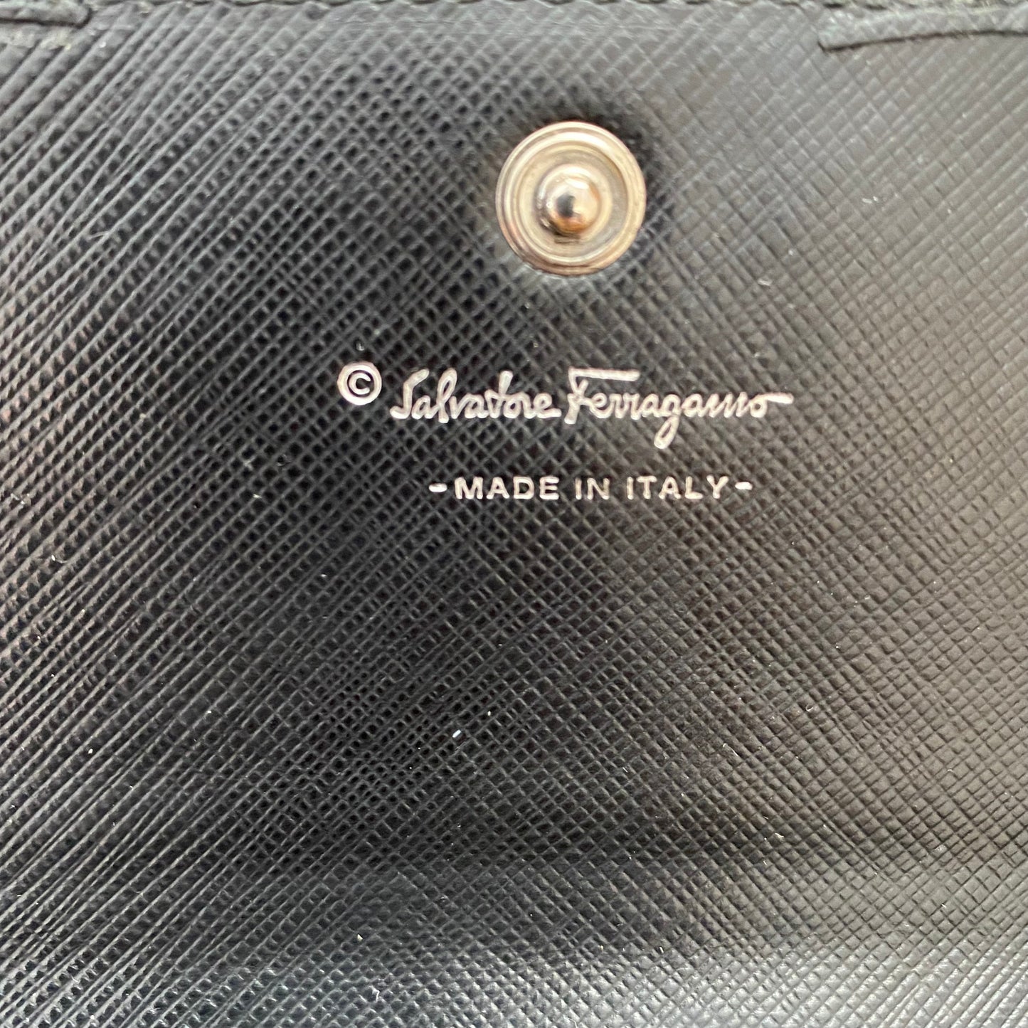 Ferragamo vara bow leatger long wallet Authentic with COA 7.5x4