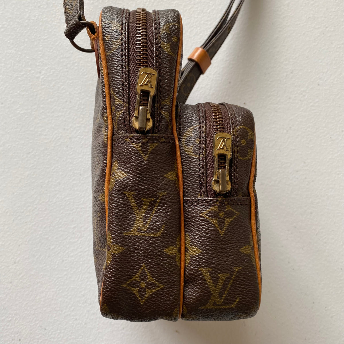 Louis Vuitton monogram Amazon 864TH crossbody bag Authentic with COA 7.8x5x3.5