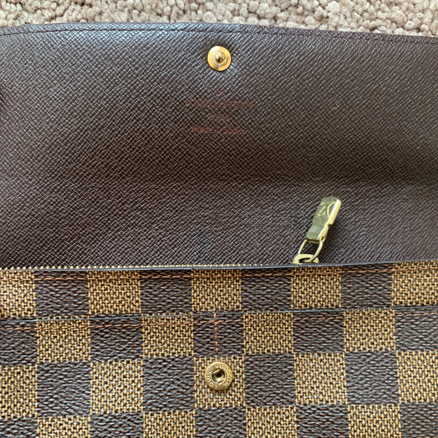 Authentic Louis Vuitton women’s damier Sarah long wallet