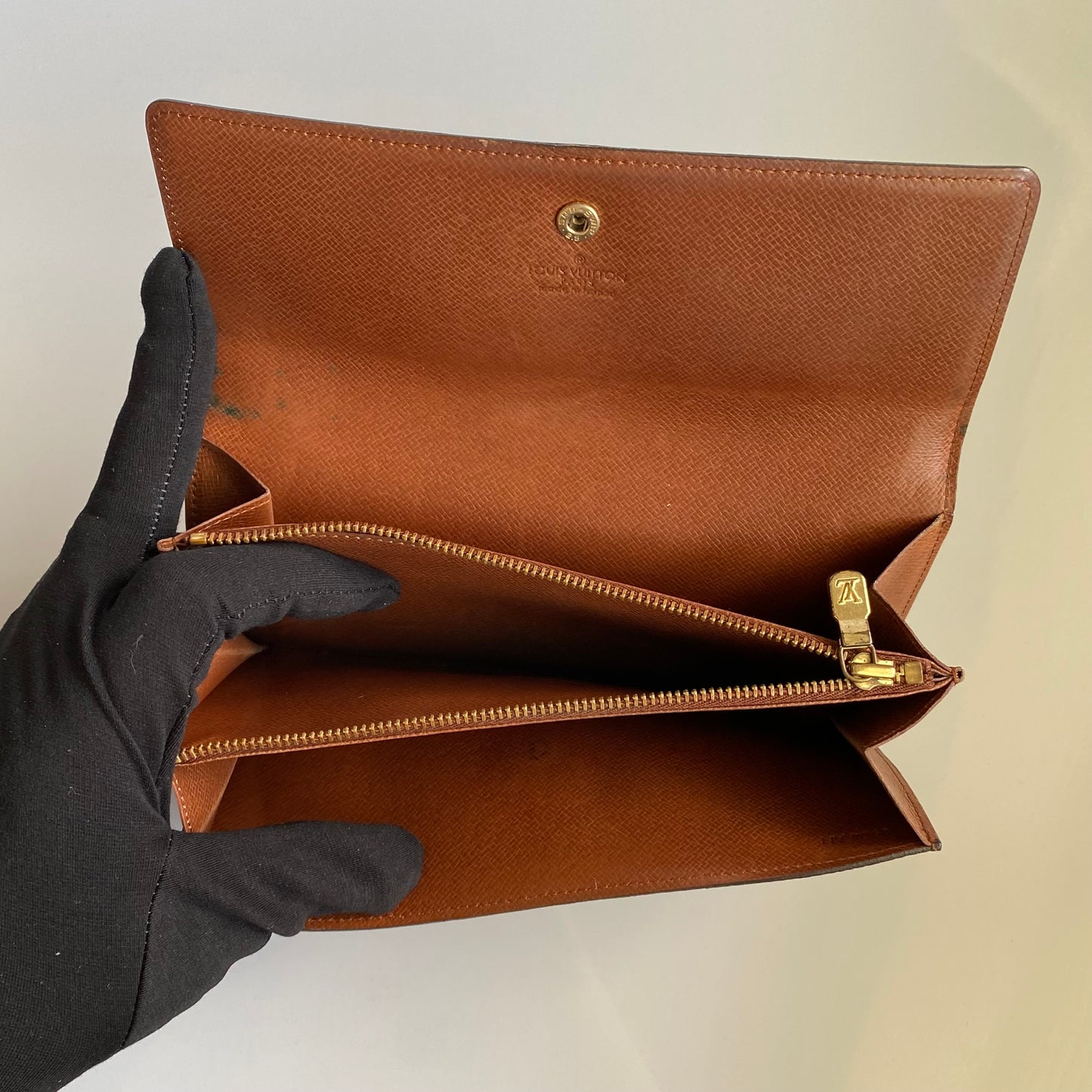 Louis Vuitton monogram long wallet 8904AN authentic with coa