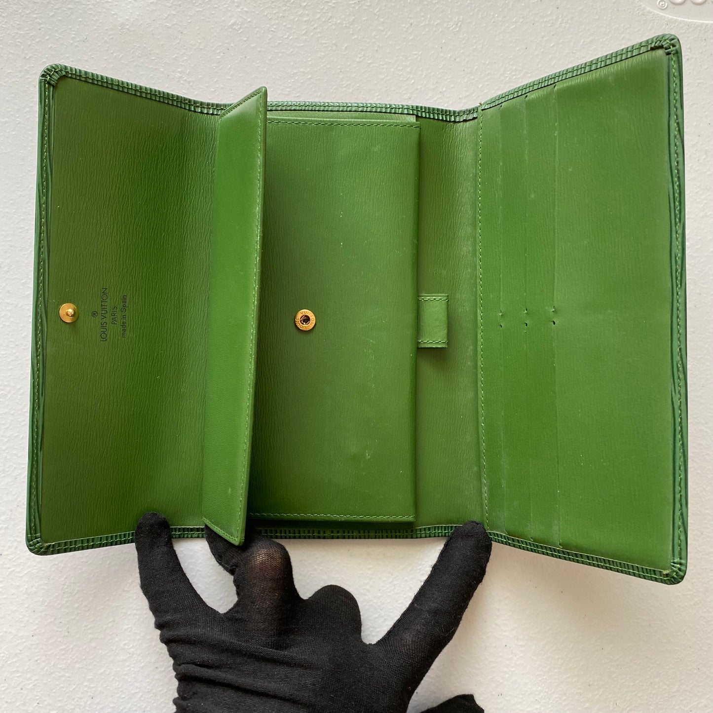Louis Vuitton green epi leather wallet CA1924 Authentic with coa