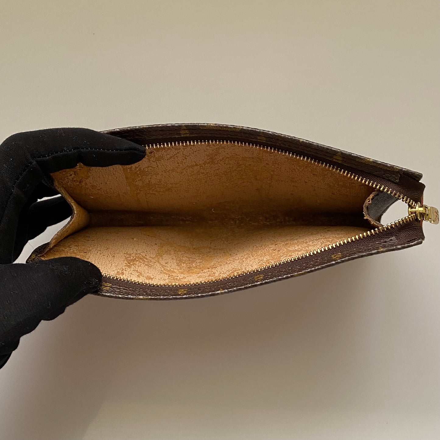 Louis Vuitton monogram accessory pouch VI1907 authentic with coa