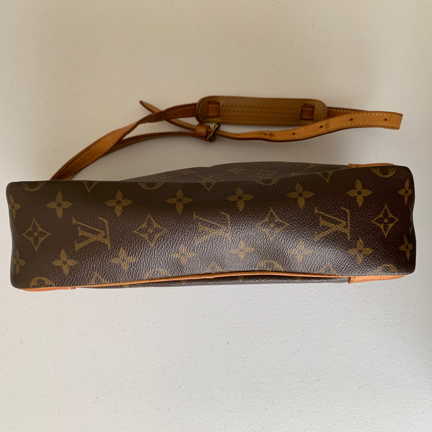 Louis Vuitton monogram unisex nile crossbody bag authentic with COA