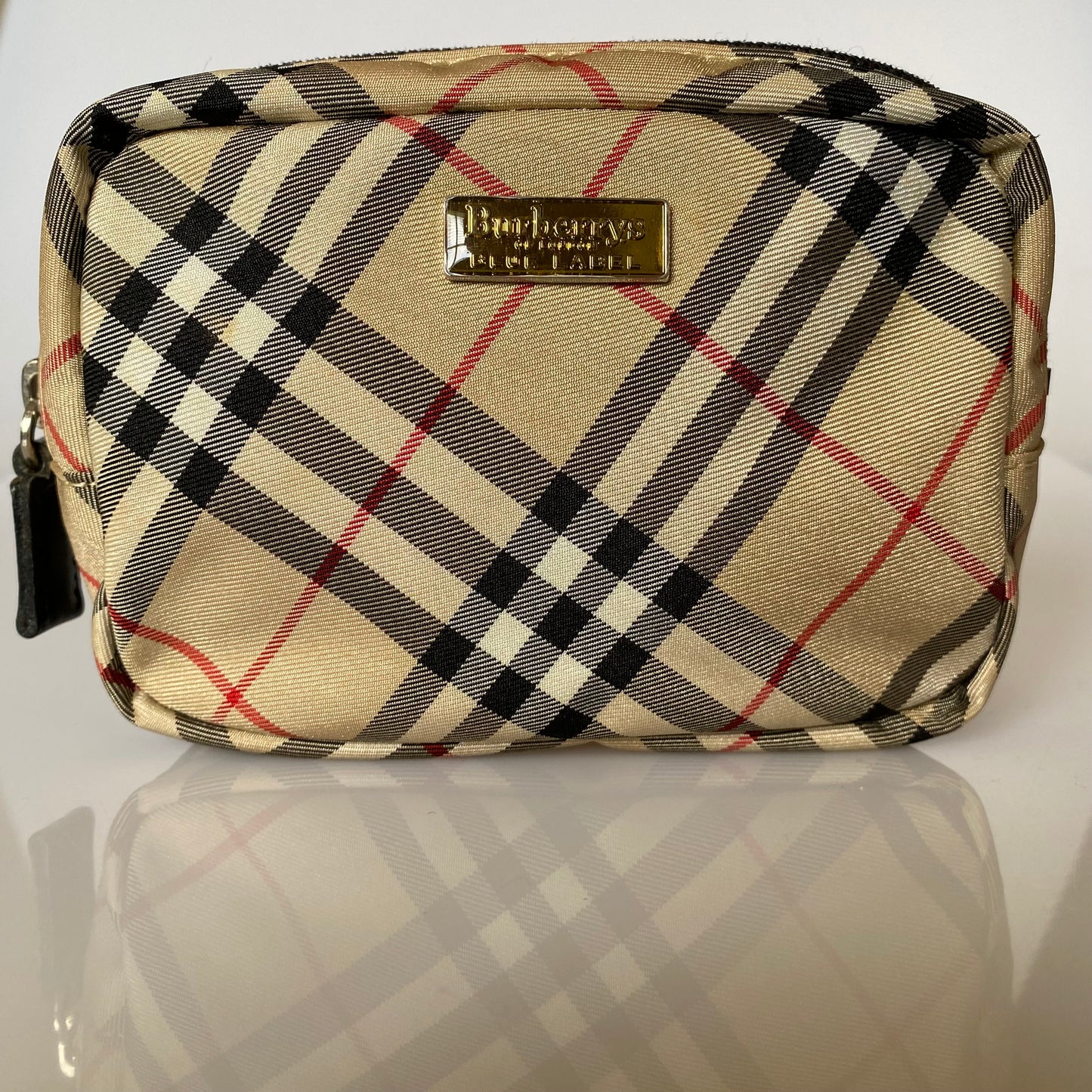 Burberry nova check pouch Authentic with COA 5.8x4