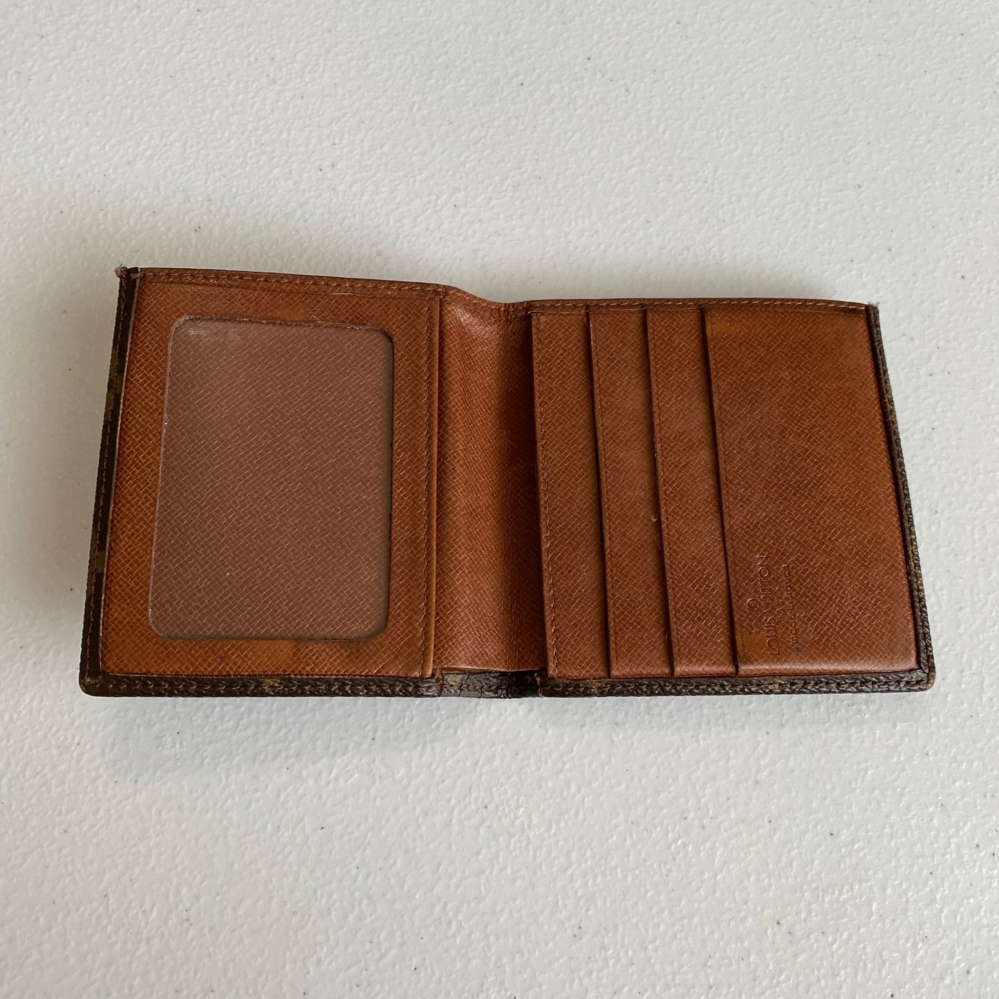 Louis Vuitton monogram men’s bifold wallet authentic with coa