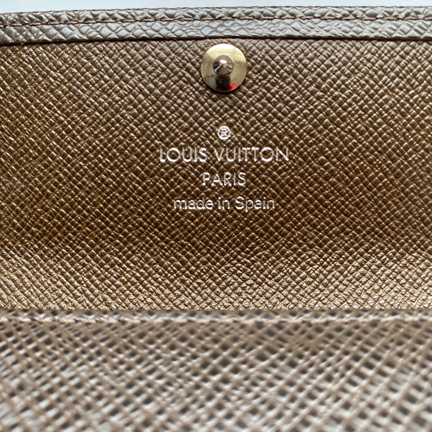 Louis Vuitton taiga brown leather 4 ring key holder CA0098 Authentic with COA box dusty 4.1x2.2