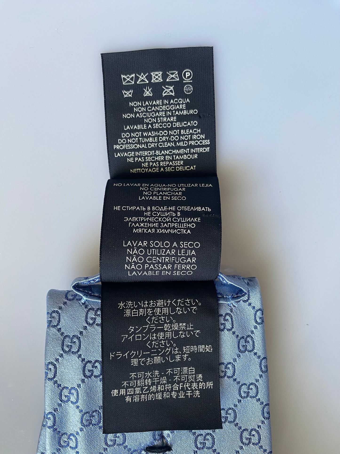 Gucci GG monogram blue silk neck tie Authentic with coa