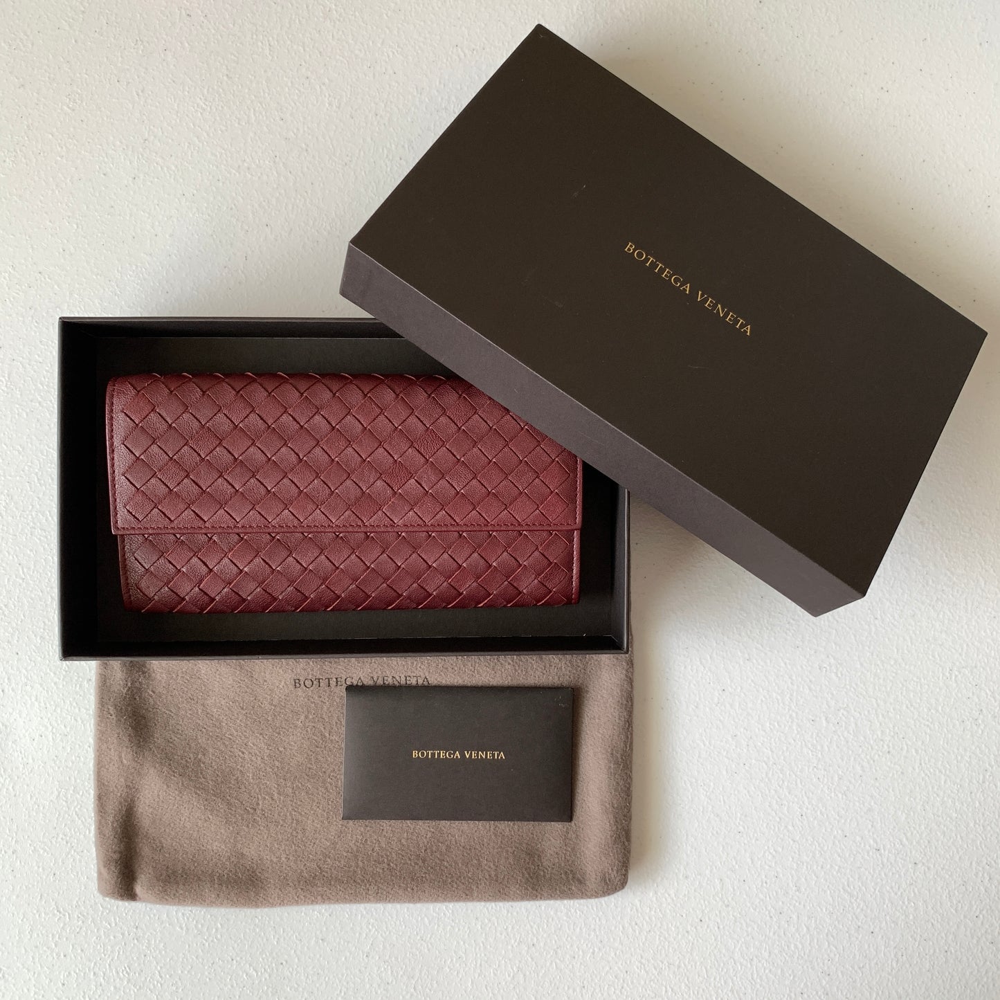 Bottega Veneta intrecciata leather long wallet Authentic with COA box and dusty