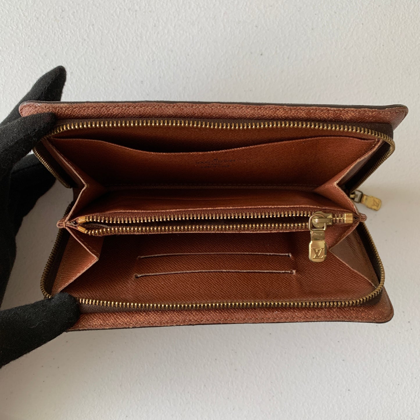 Louis Vuitton monogram zippy wallet ca1929 authentic with COA