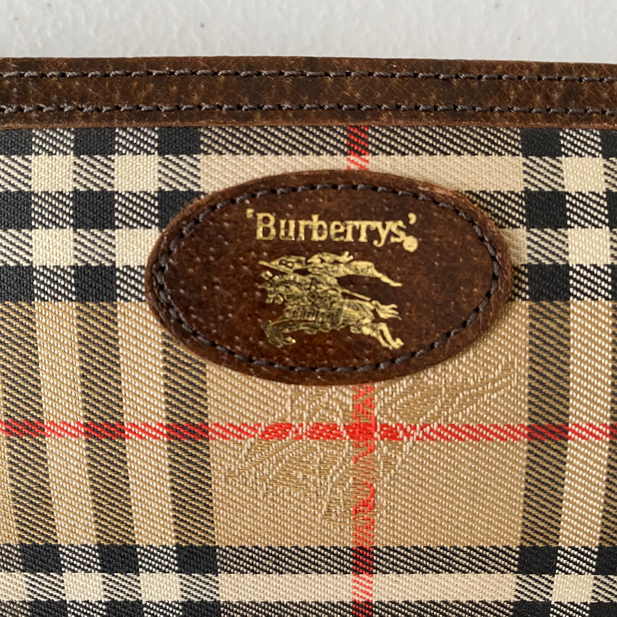 Burberry vintage check glasses holder Authentic with COA 6.7x3.3