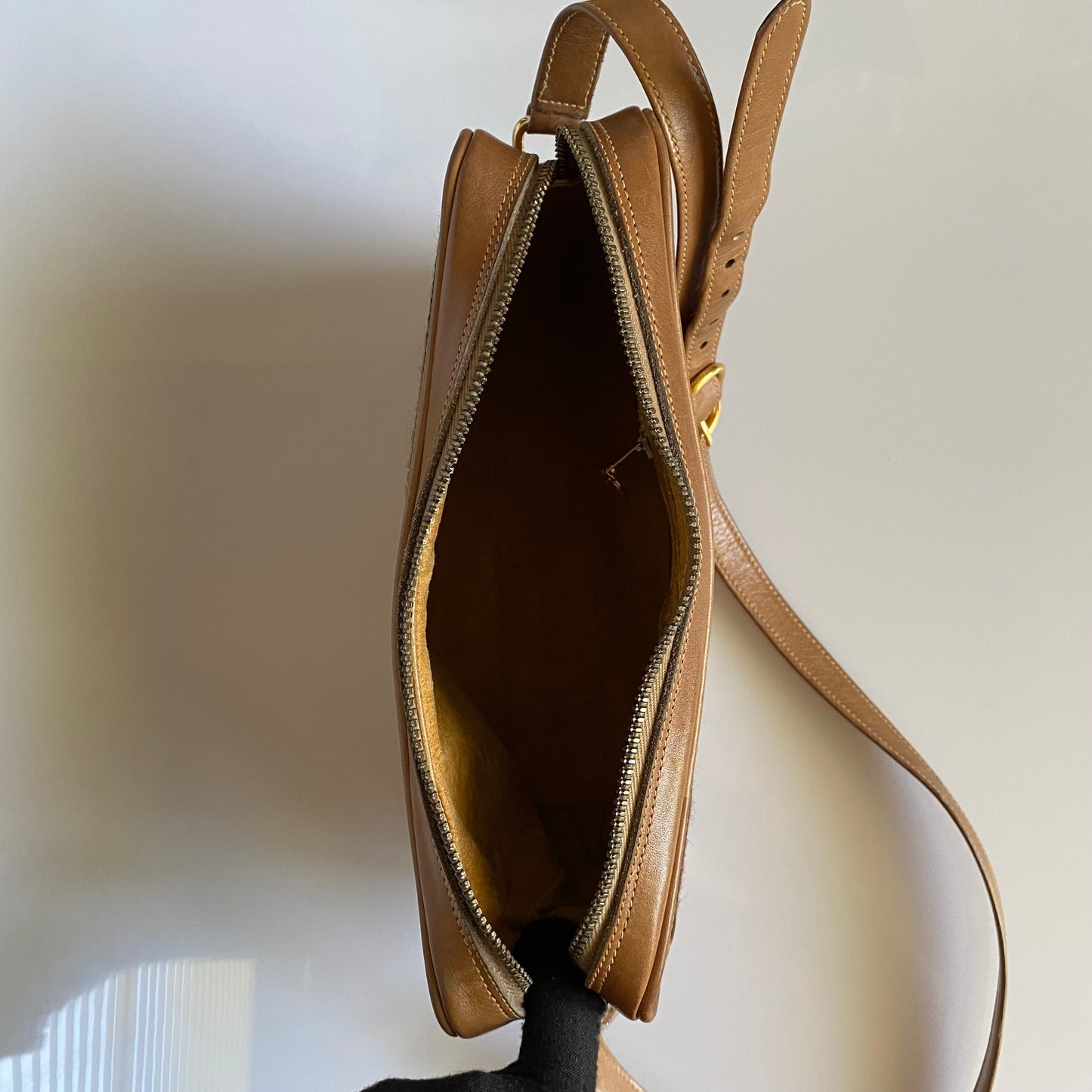 Gucci vintage sherry line shoulder bag Authentic with coa