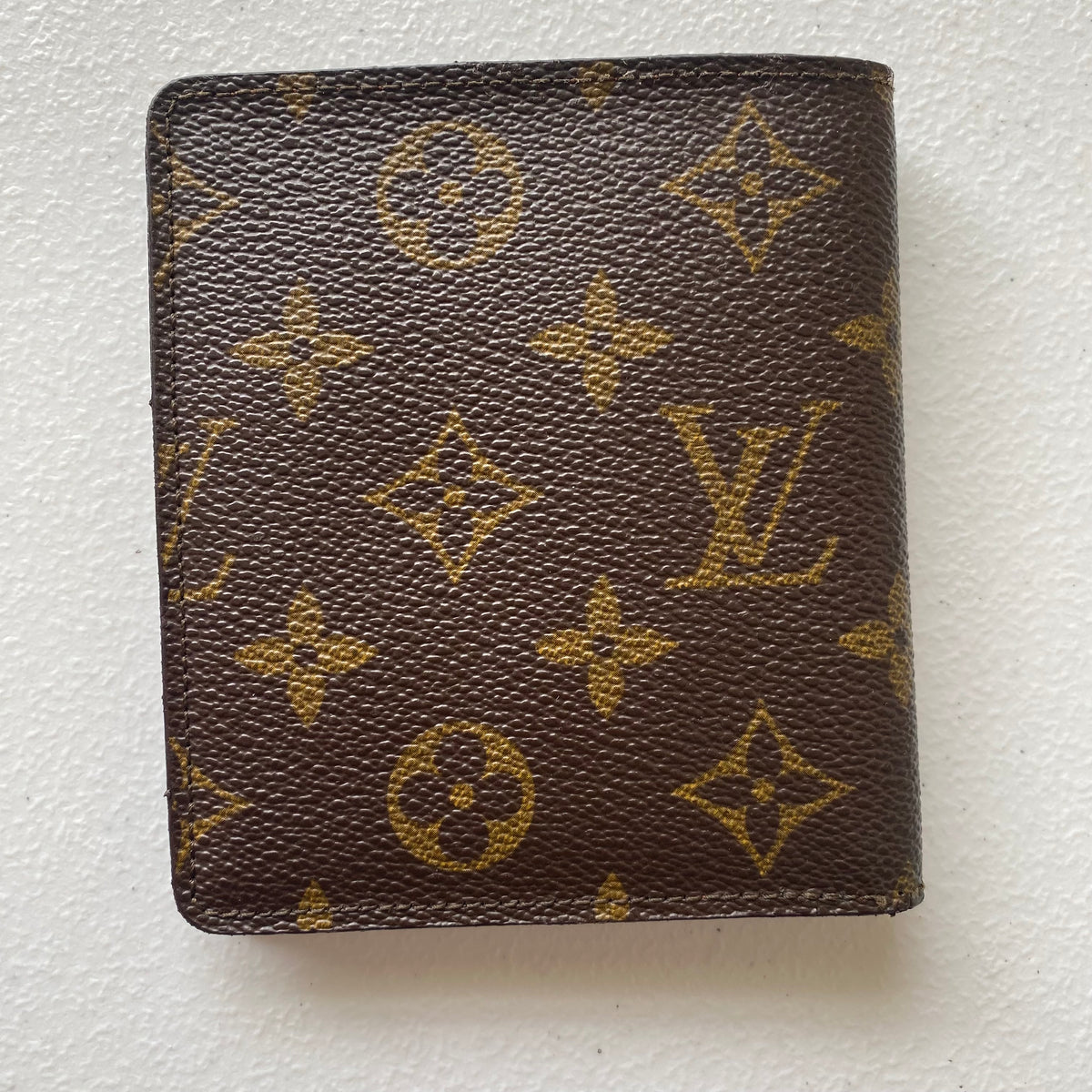 Louis Vuitton monogram men’s bifold wallet RA0930 Authentic with COA 4.5x4