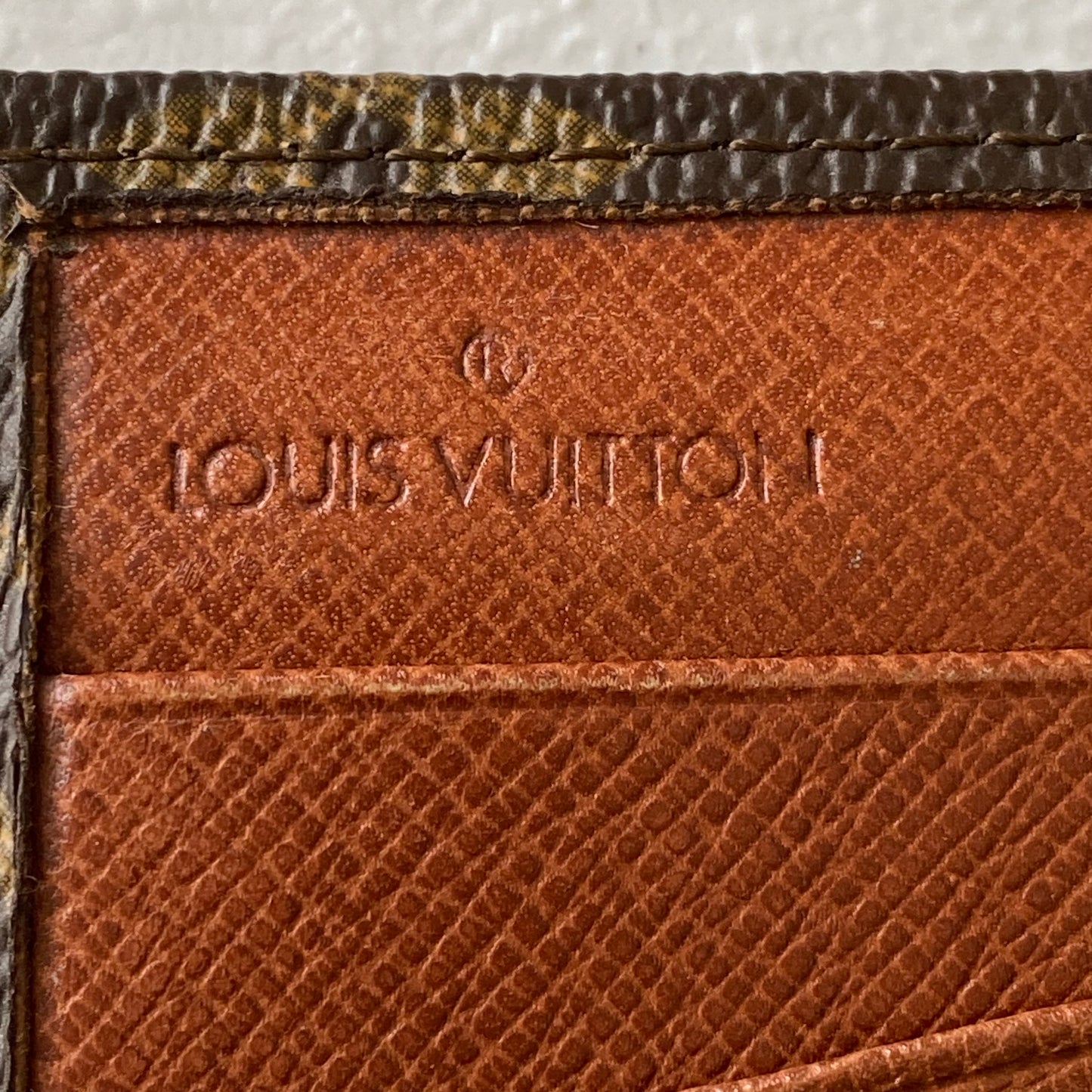 Louis Vuitton monogram compact wallet AN0960 Authentic with coa