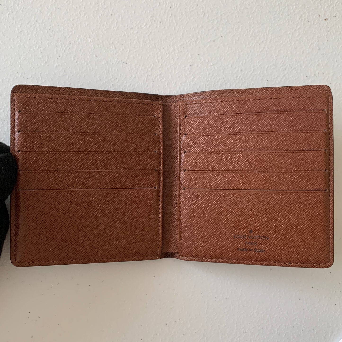 Louis Vuitton men’s bifold Wallet CA0075 authentic with COA