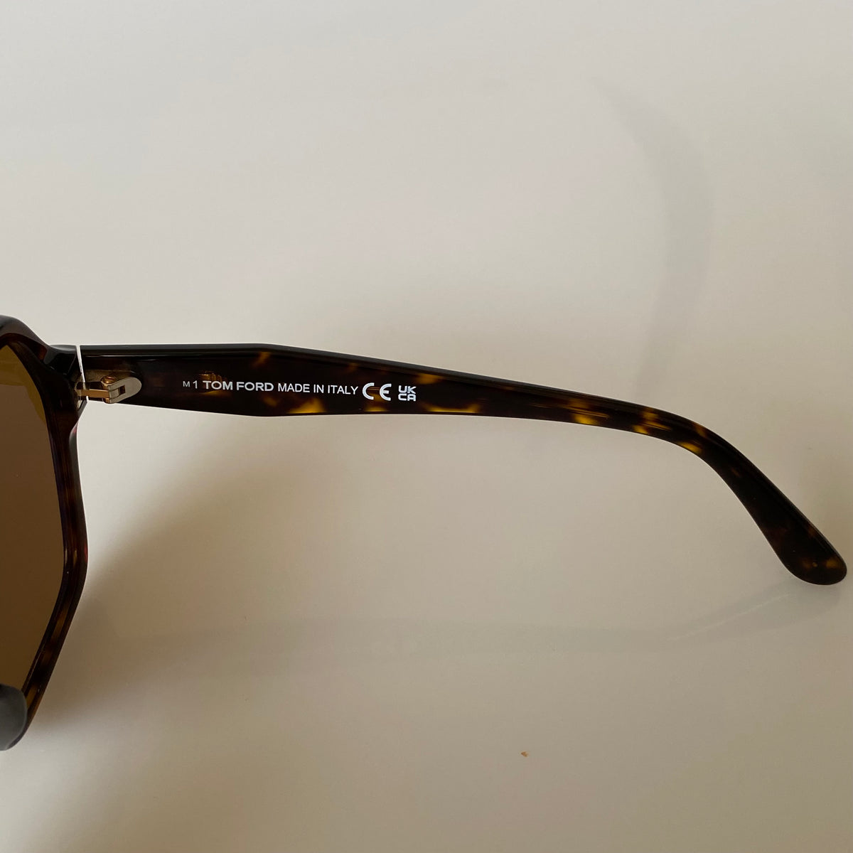 Tom ford New with Box women’s tortoiseshell sunglasses Authentic with COA