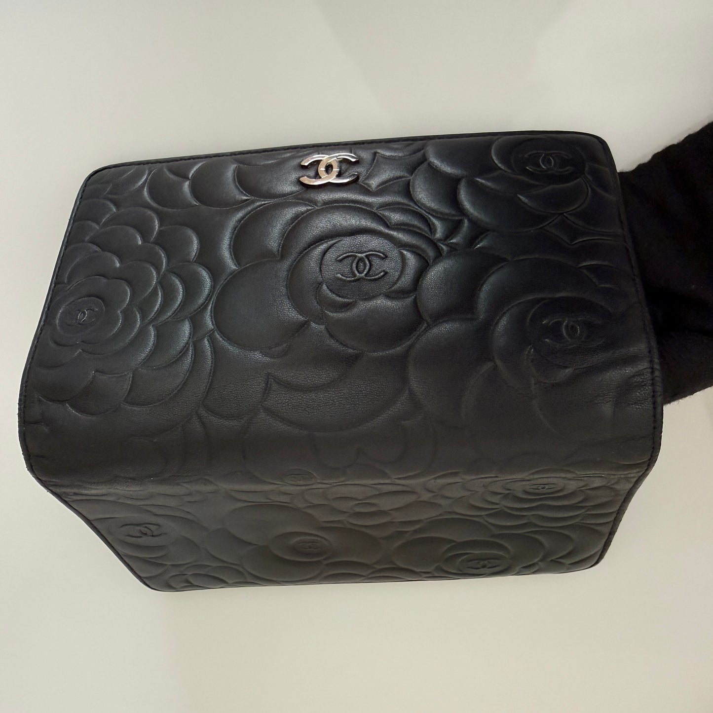 Chanel camellia flower embossed coco mark black leather wallet authentic with COA