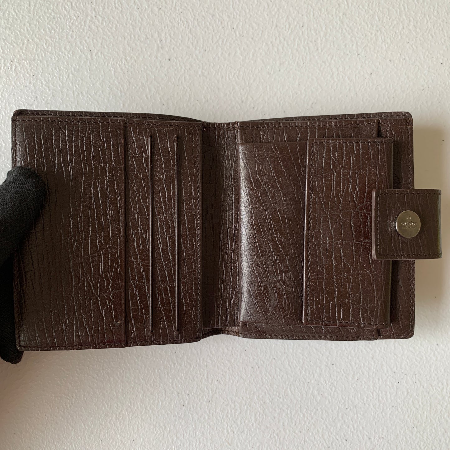 Gucci GG supreme compact bifold wallet authentic with COA