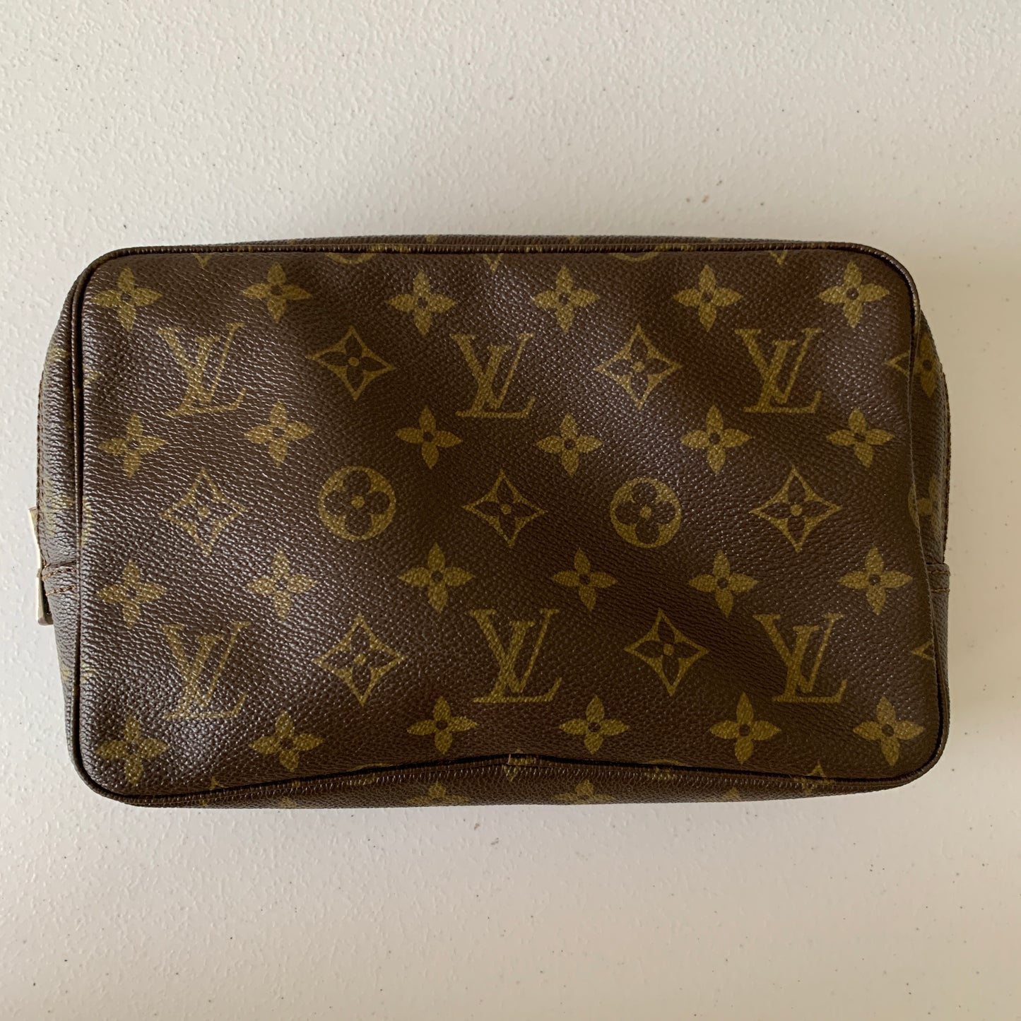 Louis Vuitton trousse 23 Cosmetic pouch 842 authentic with COA
