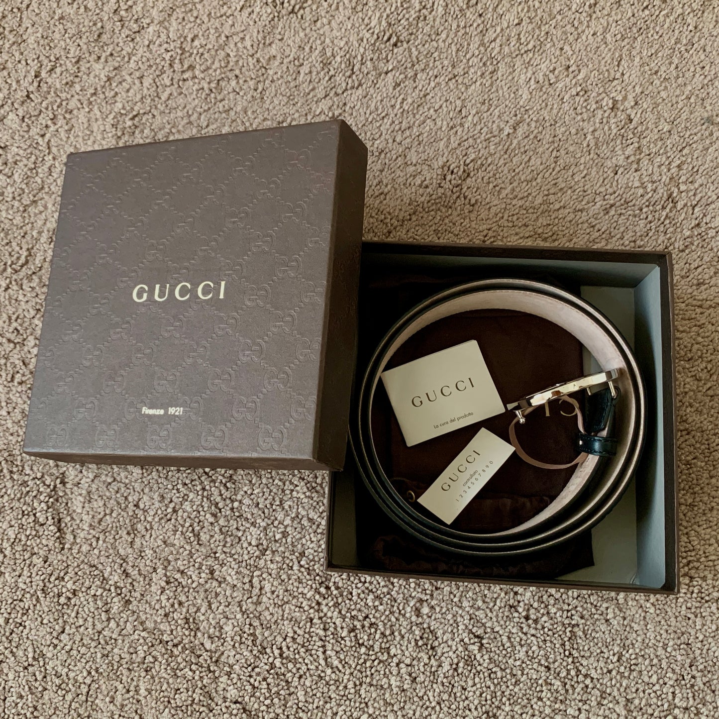 Authentic Gucci new unisex signature black leather belt with dust bag and box
