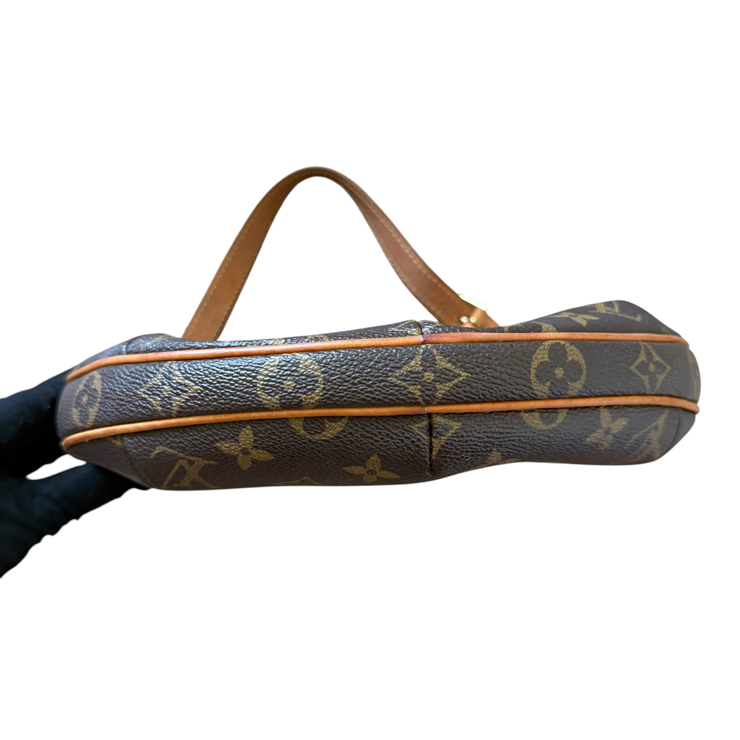 Louis Vuitton monogram croissant shoulder bag authentic with COA 10x6x2