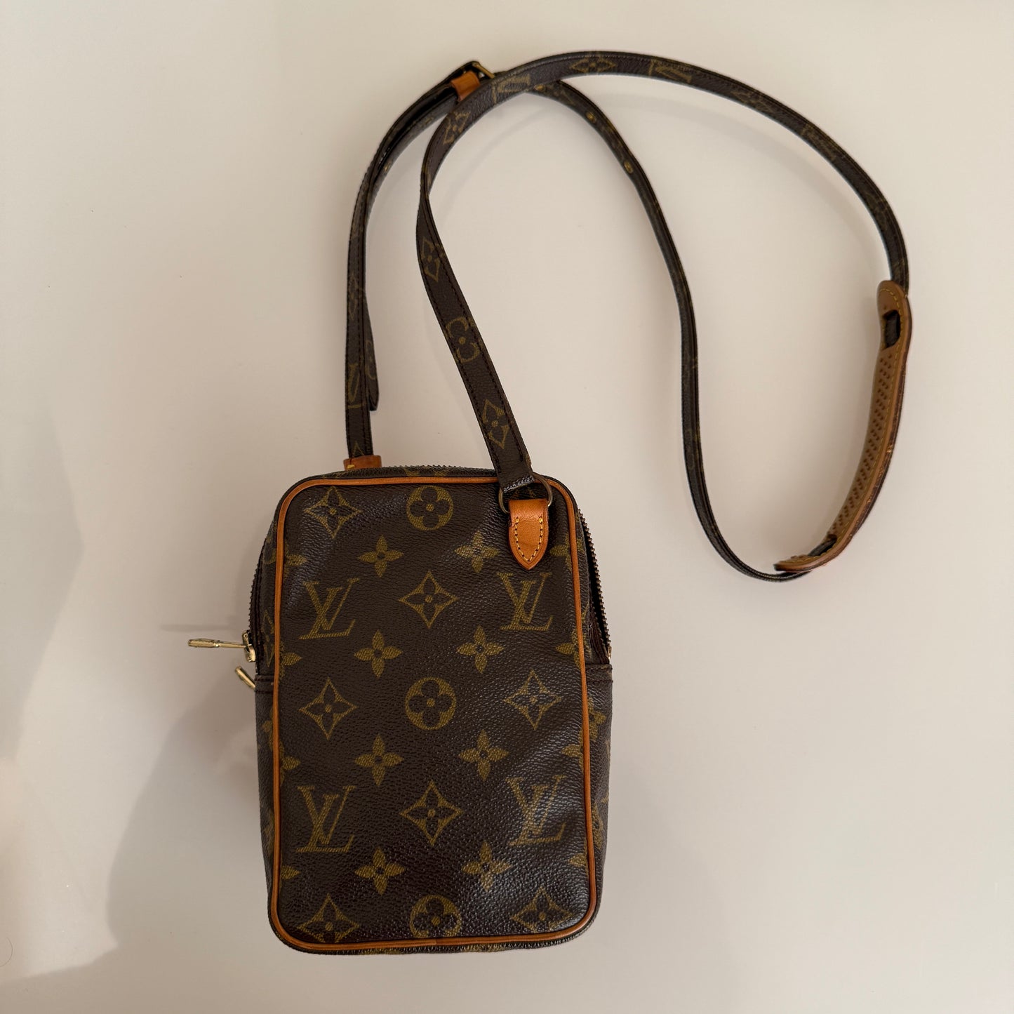 Louis Vuitton Monogram Amazon crossbody bag unisex authentic with COA mini